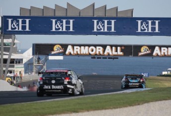 The L&H 500 V8 Supercar race at Phillip Island has been included in the 2010 iRacing.com World Tour