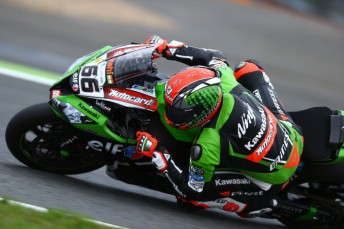 Tom Sykes closes on title