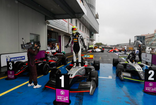 Tio Ellinas leads home a Strakka Racing quinella in Race 2