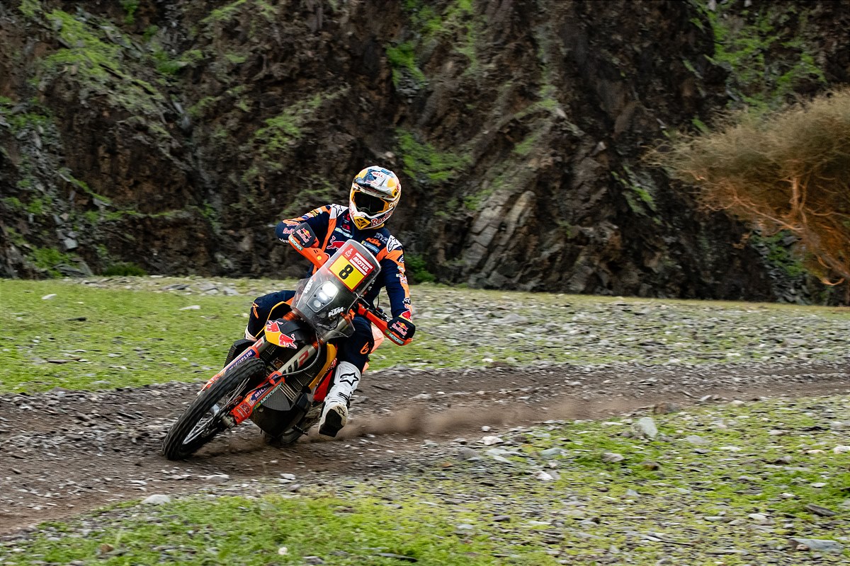 Toby Price is second overall in Dakar 2023 after Stage 2