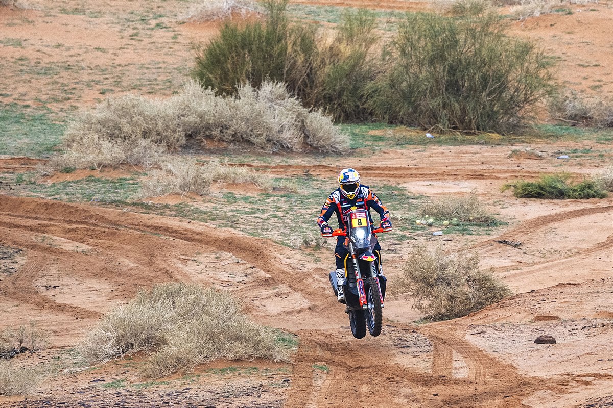 Toby Price has suggested that new Dakar rules have led to riskier riding