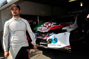 Tonio Liuzzi in front of his banged-up #3 Hiflex Ford