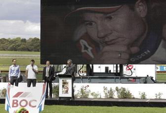 thumb Australian friends and fans of Jason Richards had their opportunity to farewell Jason Richards at Sandown earlier this month