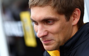 Vitaly Petrov will stay at Lotus Renault GP for a further two seasons