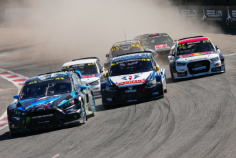 Andreas Bakkerud leads the field in the final round of the FIA World Rallycross Championship