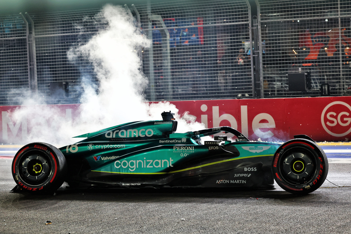 Lance Stroll crashed heavily during qualifying for the Singapore Grand Prix. Image: XPB Images