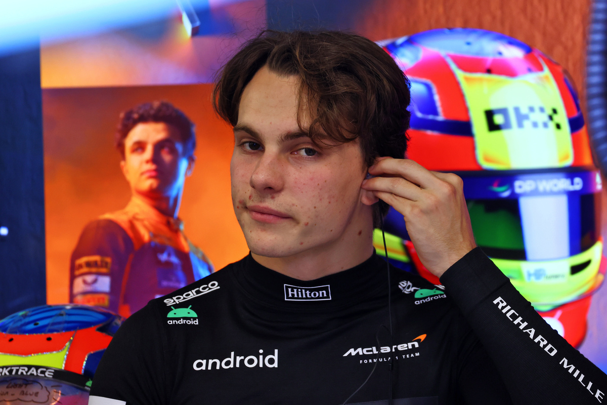 Oscar Piastri has prepared for the final five F1 races of the year with a simulator session at McLaren's HQ. Image: Coates/XPB Images