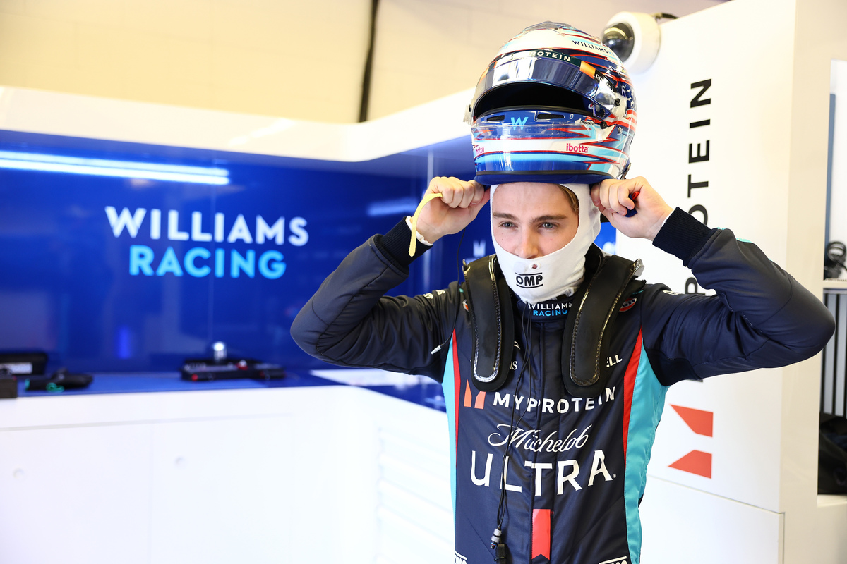 Williams has not set any expectations for Logan Sargeant to sure his F1 future. Image: XPB Images