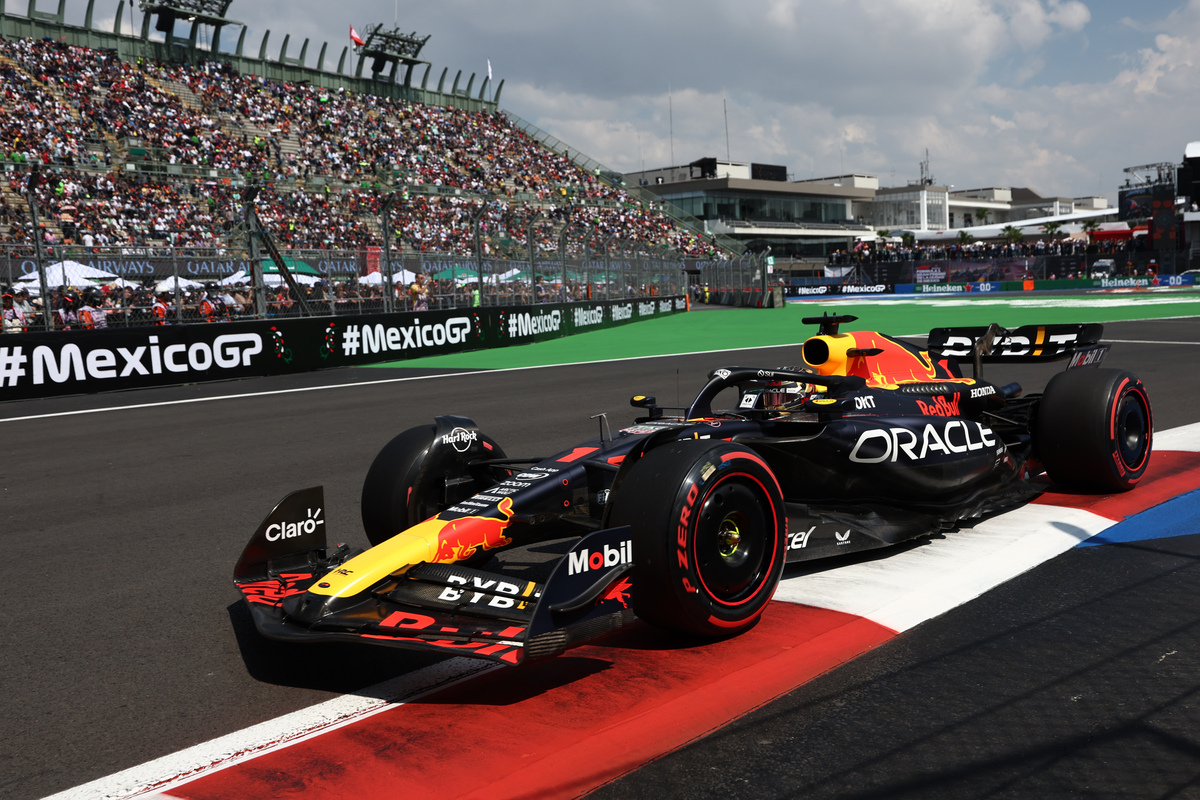 Max Verstappen headed Lando Norris in second practice in Mexico. Image: XPB Images