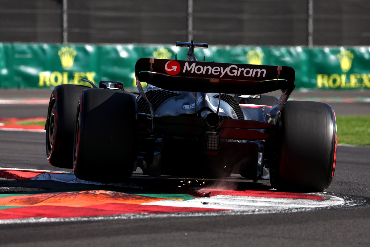 Kevin Magnussen crashed heavily on Lap 33 in Mexico to draw the red flag. Image: XPB Images