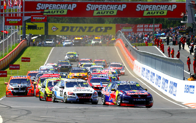 Whincup leads away from pole