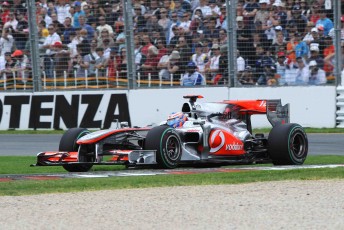 Jenson Button takes his second-straight Australian Grand Prix victory