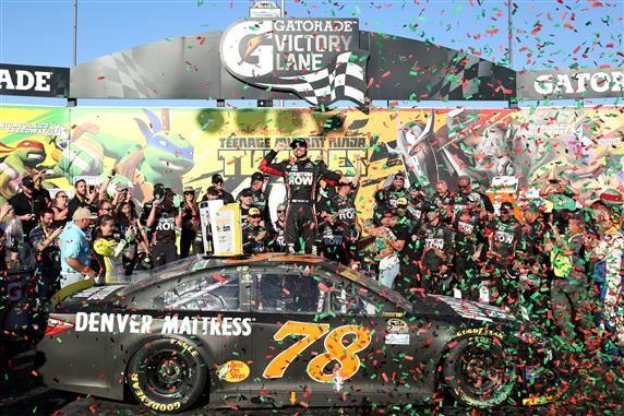 Truex Jr. opens the Chase for the Sprint Cup in style