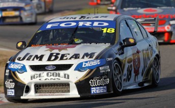 James Courtney leads Jamie Whincup at Winton Motor Raceway