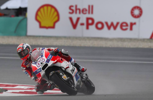 Dovizioso on his way to victory