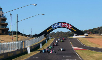 Formula Ford action at Bathurst in 2015