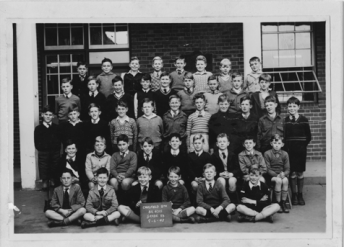 Bob Watson (back row, third from left) at Caulfield South State School