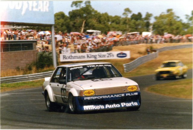 Mike Imrie campaigning the  XD at Sandown in 1983