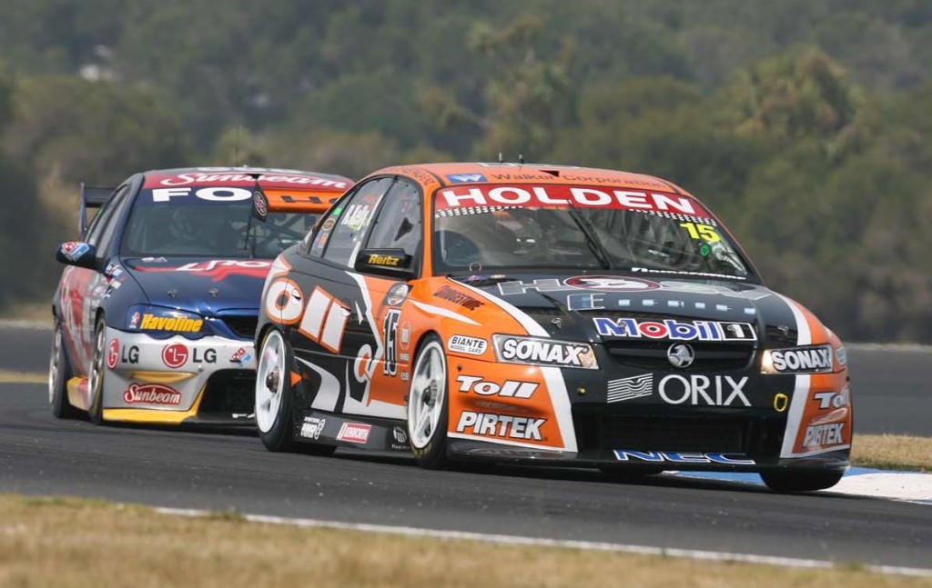 Rick Kelly leads Craig Lowndes at Phillip Island in 2006