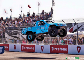 Brabham on his way to second in Race 1 of the SST