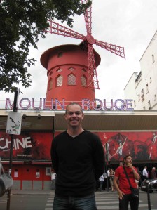 Lowndes out the front of the famous Moulin Rouge building