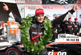 thumb Will Power continues to lead the IndyCar Series