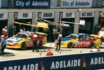 After years of sharing the driving duties, the Lansvale Smash Repairs team entered two cars in the 2000 V8 Supercars Championship Series