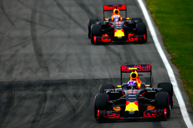 Verstappen leads Ricciardo in the early going