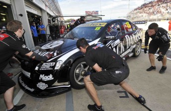 The Kelly Racing crew services Rick Kelly
