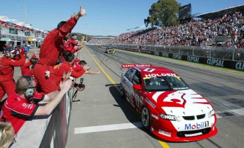 Mark Skaife wins the 2002 Clipsal 500