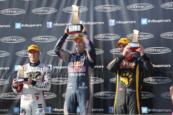 Jamie Whincup scores 71st win