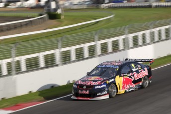 Jamie Whincup wins Race 7 at Pukekohe