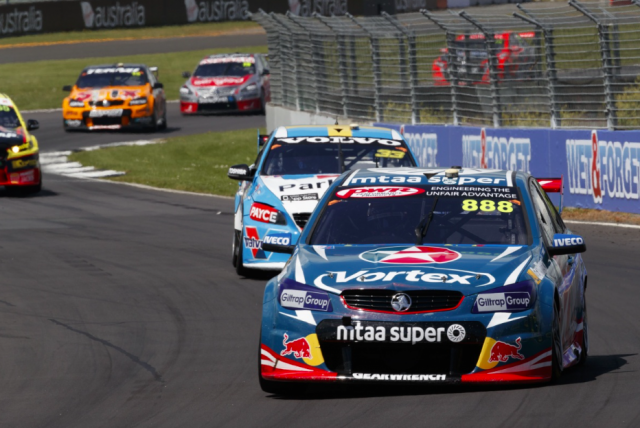 Lowndes leads McLaughlin at Pukekohe