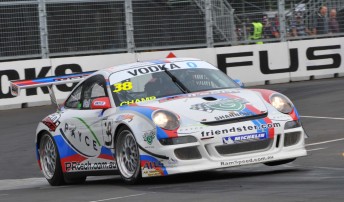 David Wall secured the Australian GT title at the Sydney Telstra 500 on the weekend