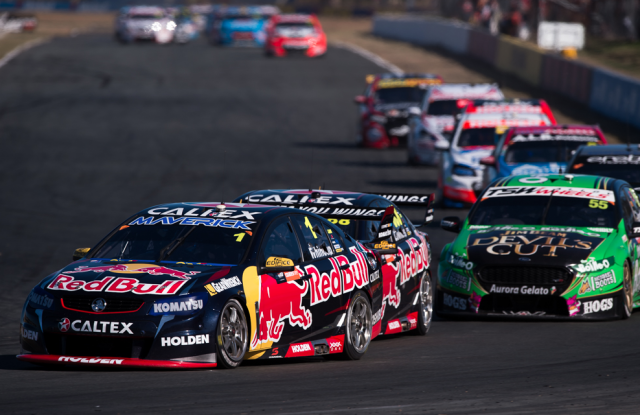 Whincup elected to yield to Lowndes in the opening stages of Race 20