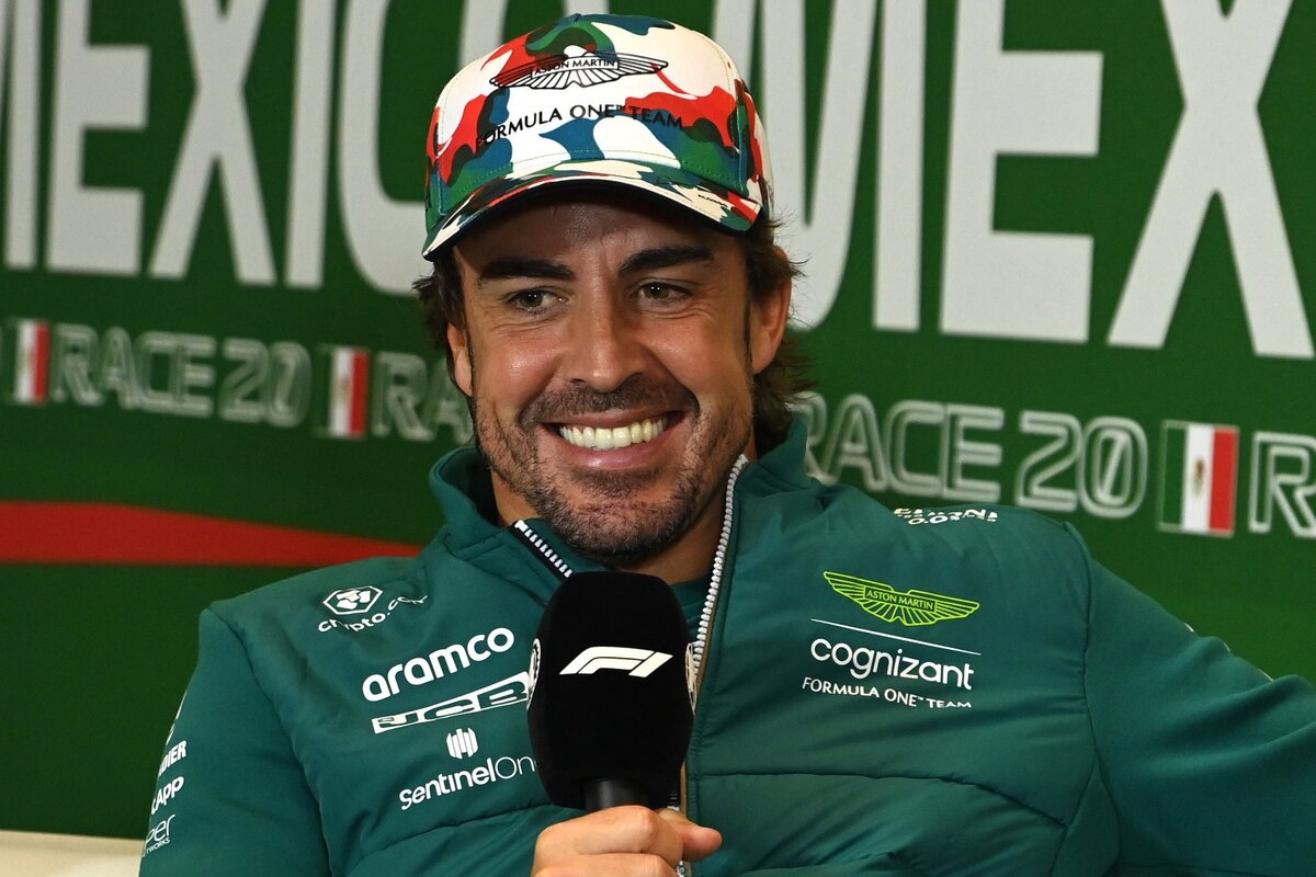 Fernando Alonso is "proud an dhappy" of his first F1 season with Aston Martin. Image: XPB Images