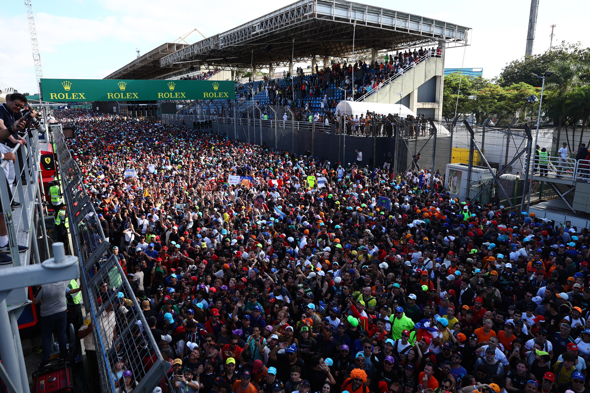 FIA has summoned Sao Paulo GP organisers over a late-race track invasion. Image: XPB Images