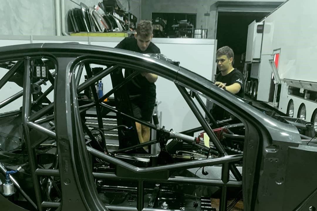 Brodie Kostecki and cousin Kurt Kostecki working on the ZB Commodore which underpinned their enduro wildcard campaign in 2019. Image: Brodie Kostecki Instagram