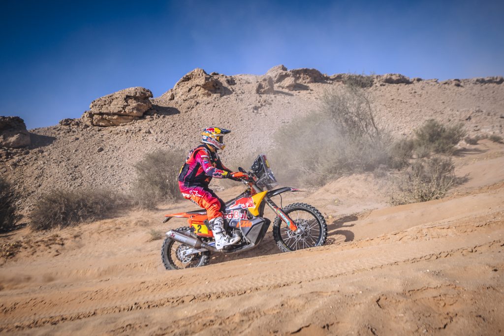 Toby Price (AUS) of Red Bull KTM Factory Racing races during stage 04 of Rally Dakar 2024 from Al Salamiya to Al Hofuf, Saudi Arabia on January 09, 2024 // Marcelo Maragni / Red Bull Content Pool // SI202401090232 // Usage for editorial use only //