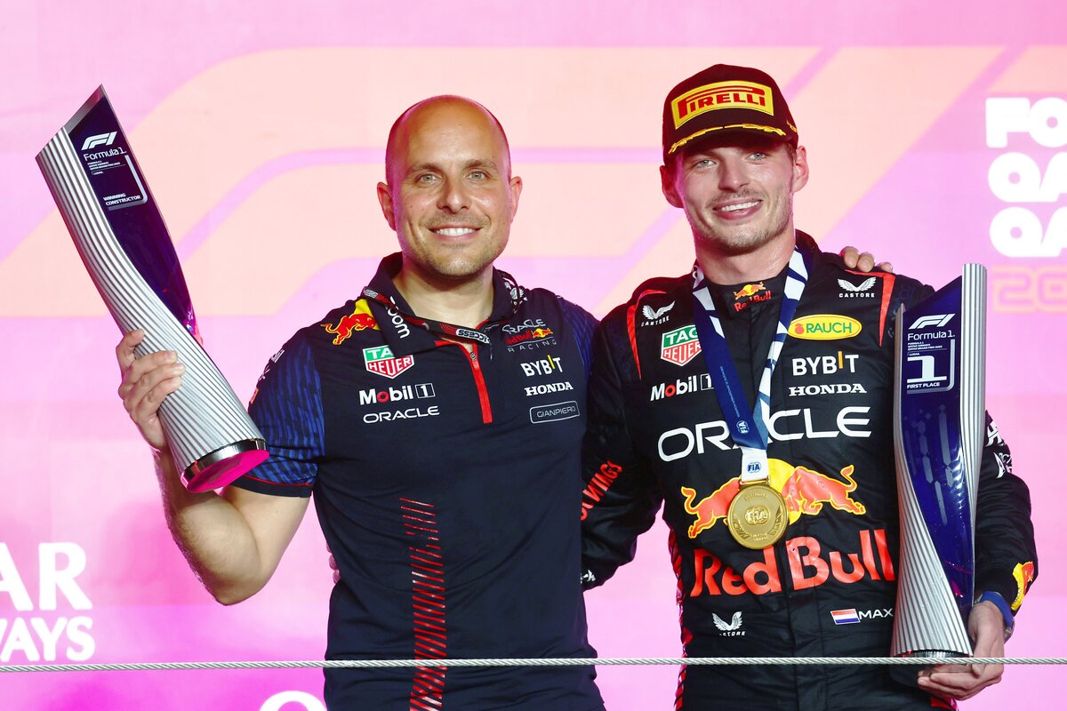 Max Verstappen with race engineer Gianpiero 'GP' Lambiase. Image: XPB Images