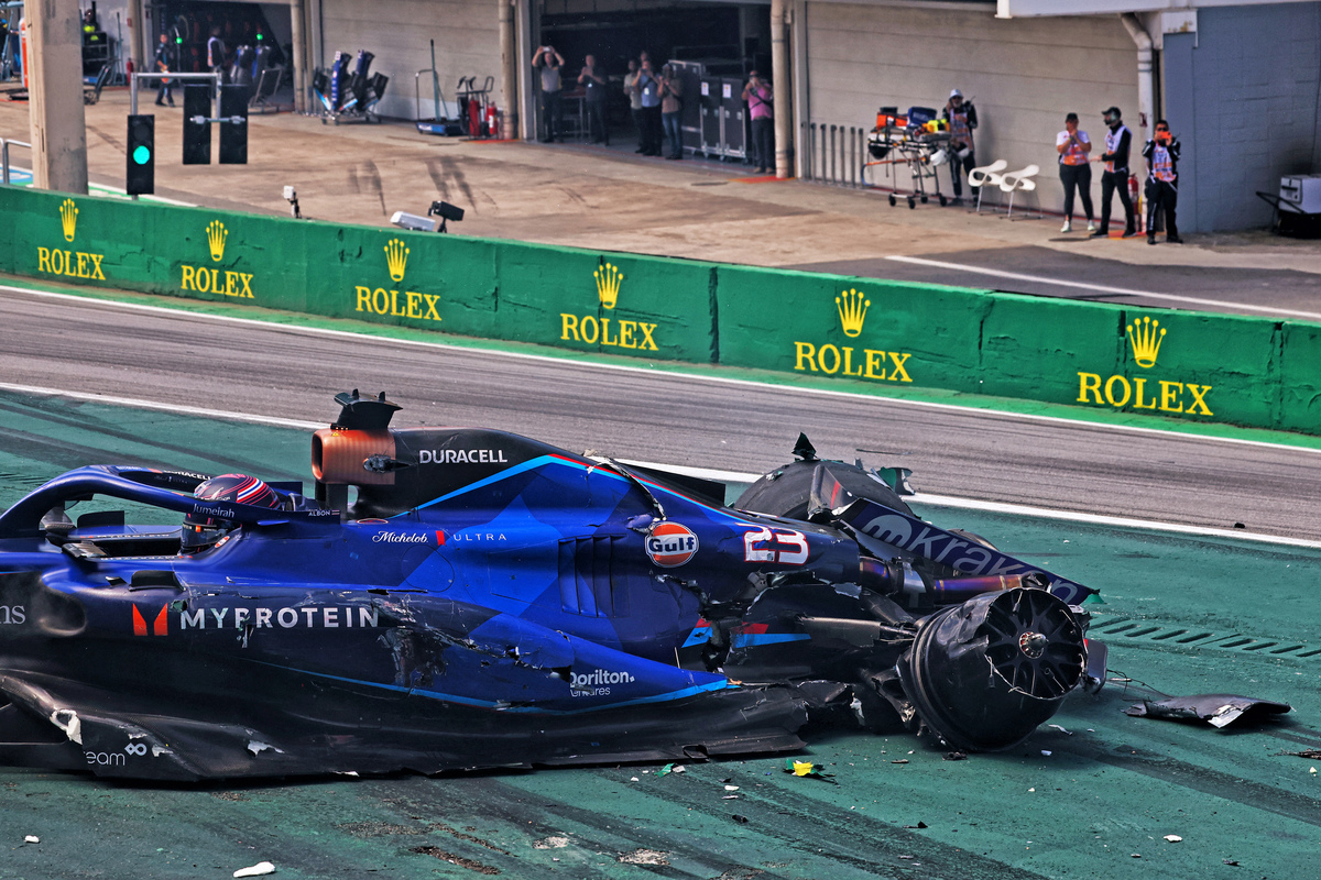 Alex Albon was involved in a heavy crash at the start of the São Paulo GP. Image: XPB Images