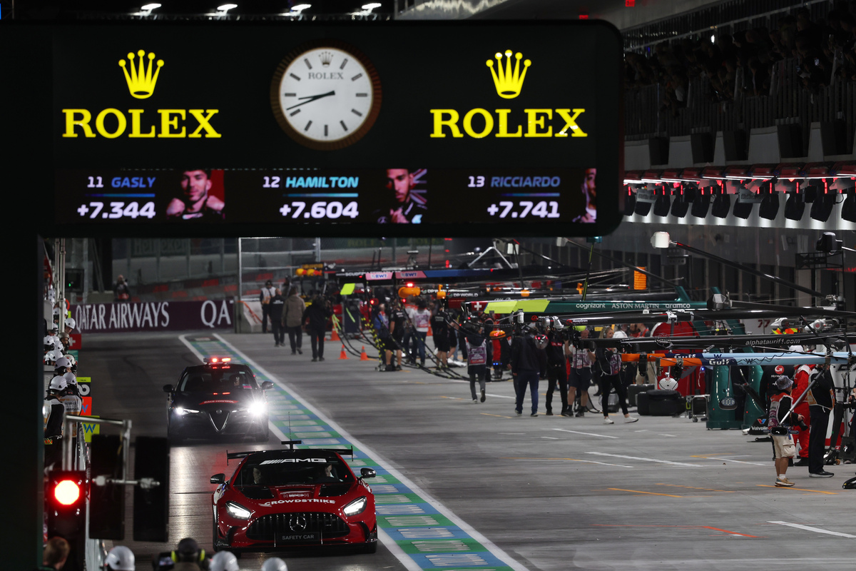 The FIA has revealed the updated start times for practice at the Las Vegas Grand Prix. Image: XPB Images