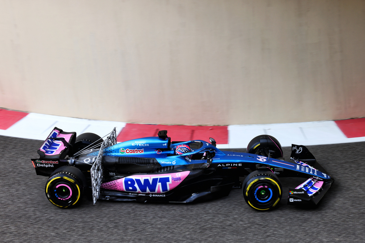 Jack Doohan avoided a highspeed crash with Logan Sargeant in first practice in Abu Dhabi. Image: Batchelor / XPB Images