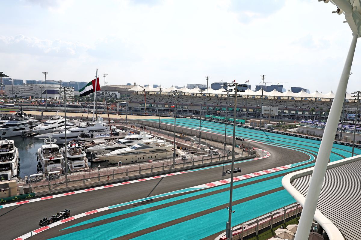 Teams are set for the final day of F1 running in 2023. Image: XPM Images